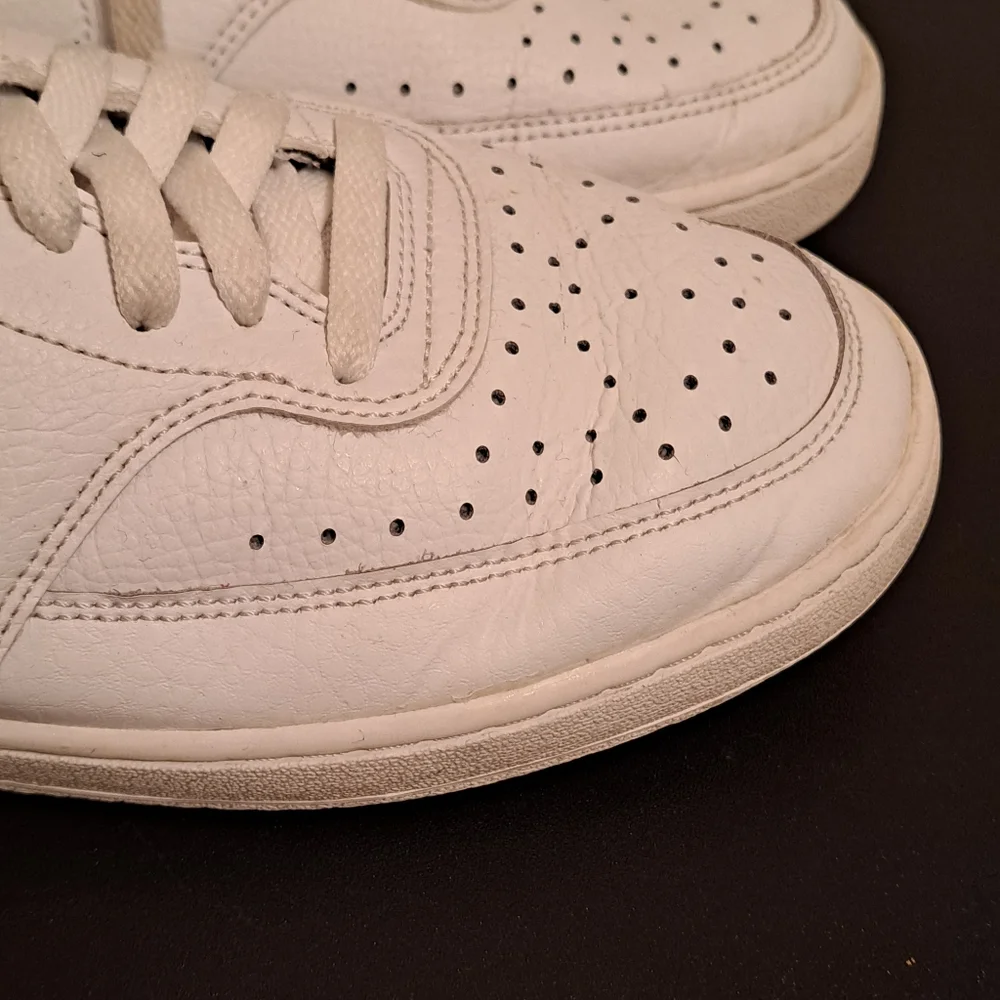 Women's Nike Court sneakers GUC